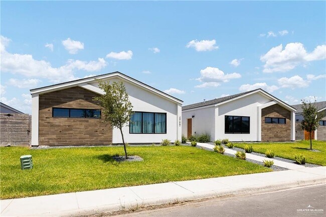 Building Photo - 2700 Mockingbird Rd