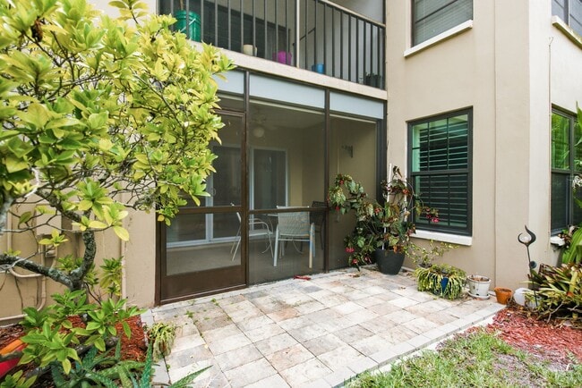 Building Photo - 2453 Egret Blvd