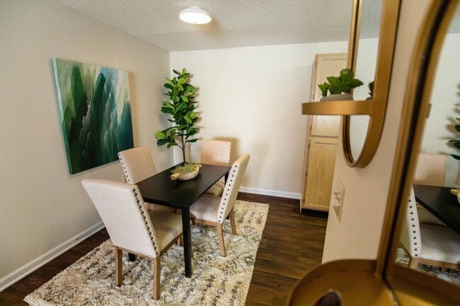 Building Photo - Abbotts Creek Apartments
