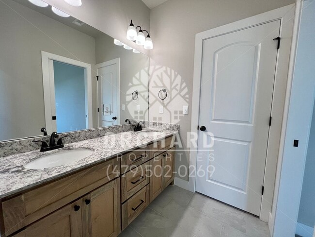 Building Photo - Tontitown- Single-Family Home- Beautiful Blakely Plan