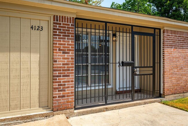 Building Photo - 4123 Dacca Dr