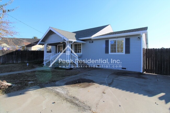 Building Photo - Updated 3bd/2ba North Sacramento House With Large Fenced Yard- Must See!