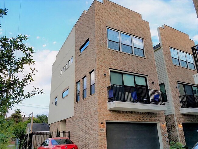 Primary Photo - 5305 Petty St