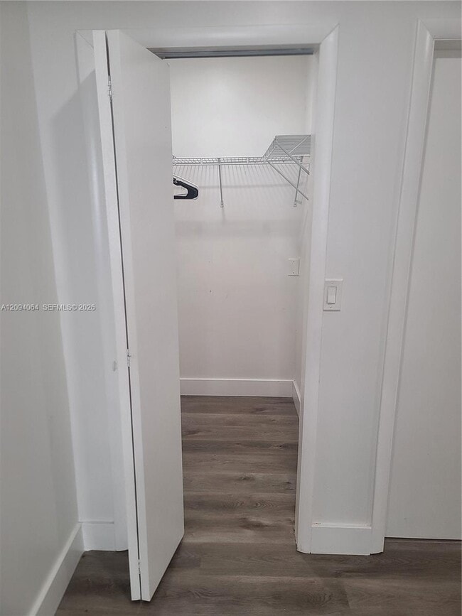 Building Photo - 2862 SW 38th Ct