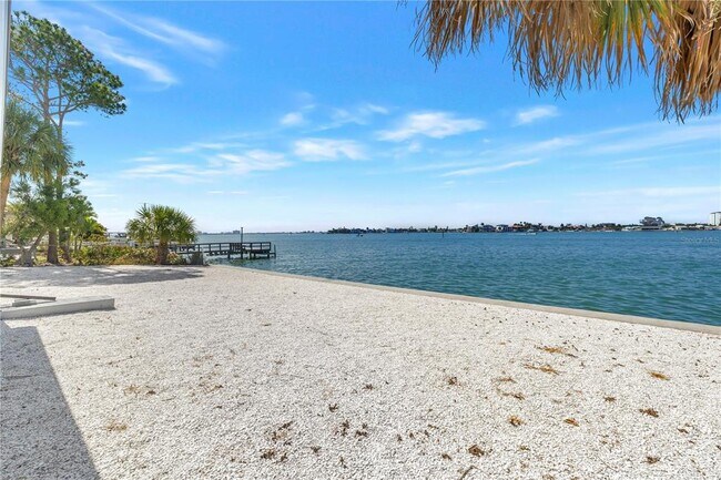 Building Photo - 7100 Shore Dr S
