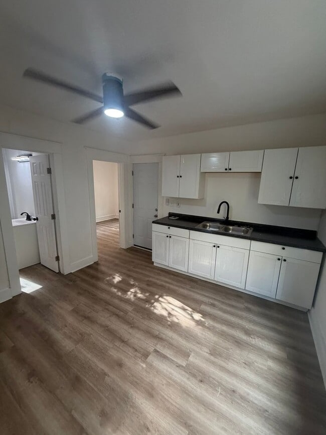 Building Photo - 2791 E 127th St