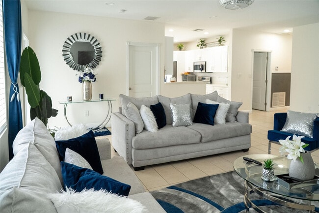 Building Photo - 2710 NW 5th St