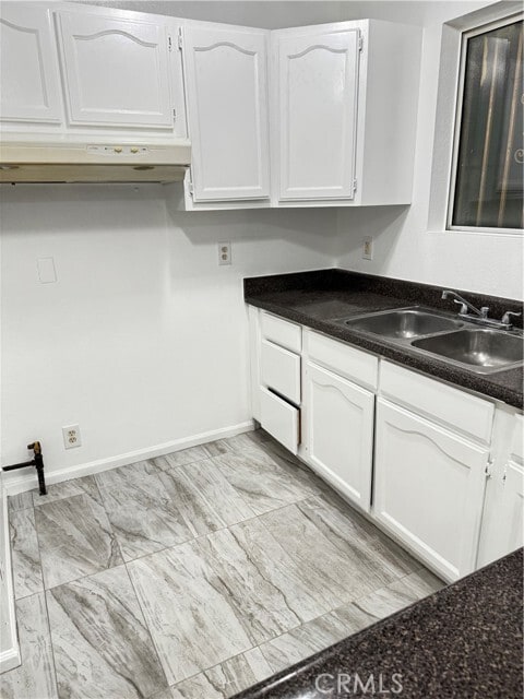 Building Photo - 822 E 87th Pl