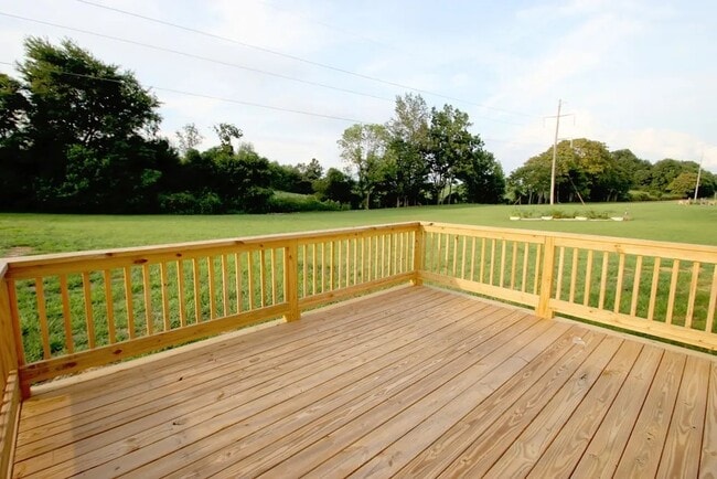 Building Photo - 907 Honeysuckle Ln