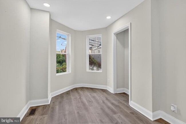 Building Photo - 2447 Turner St