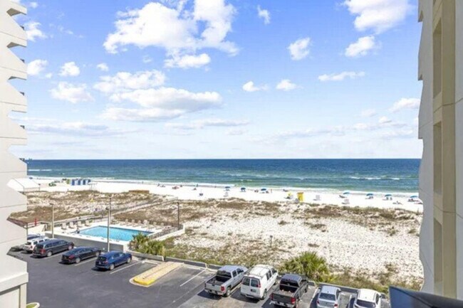 Building Photo - 111 W Beach Blvd