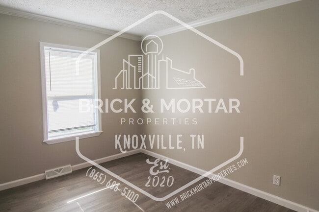 Building Photo - 1733 Lively Rd