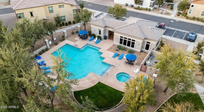 Building Photo - 14870 W Encanto Blvd