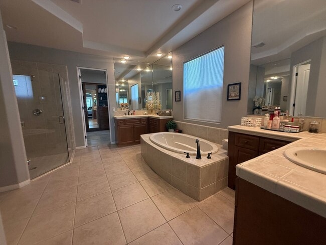 Building Photo - Stonebrook Estates-3 Bedrooms, 3351 SQFT of Luxury & Entertainment