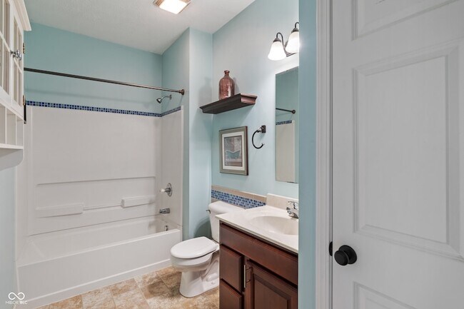 Building Photo - 4320 Hamilton Way