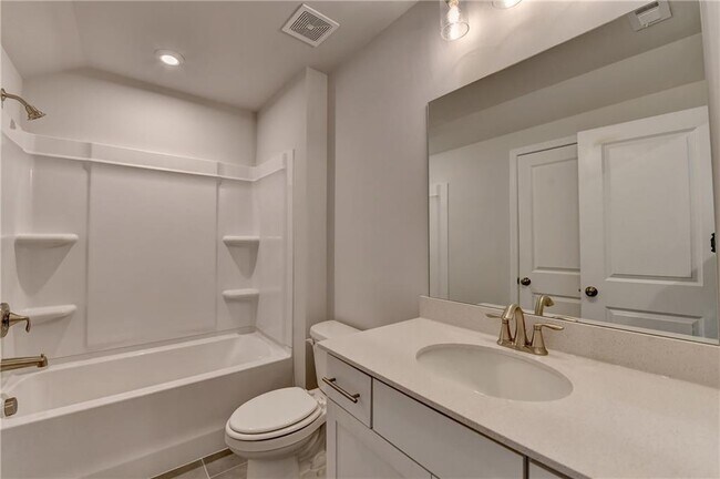 Building Photo - 400 Renwood Trl