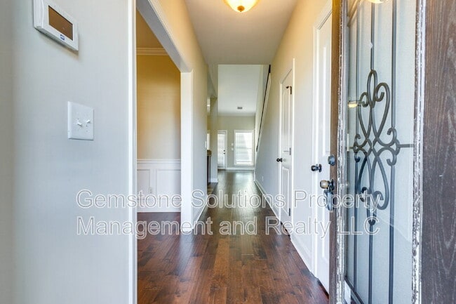 Building Photo - 1634 Earl Ct