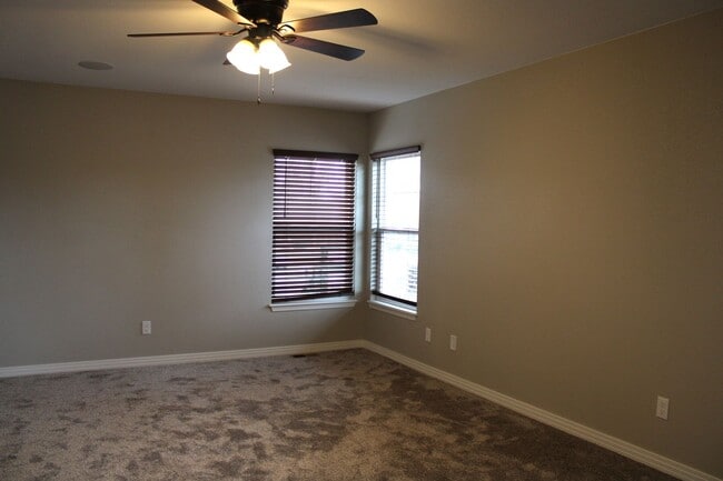 Building Photo - 5250 Corbett Dr