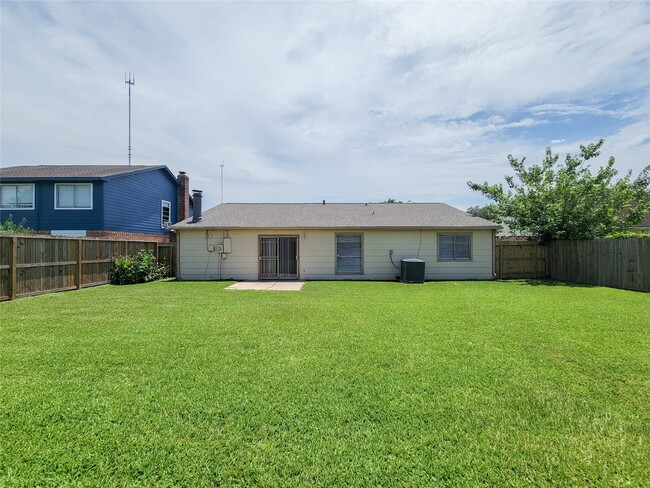Building Photo - 8530 Quail Burg Ln