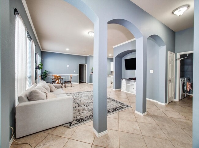 Building Photo - 14926 Tuttle Point Dr