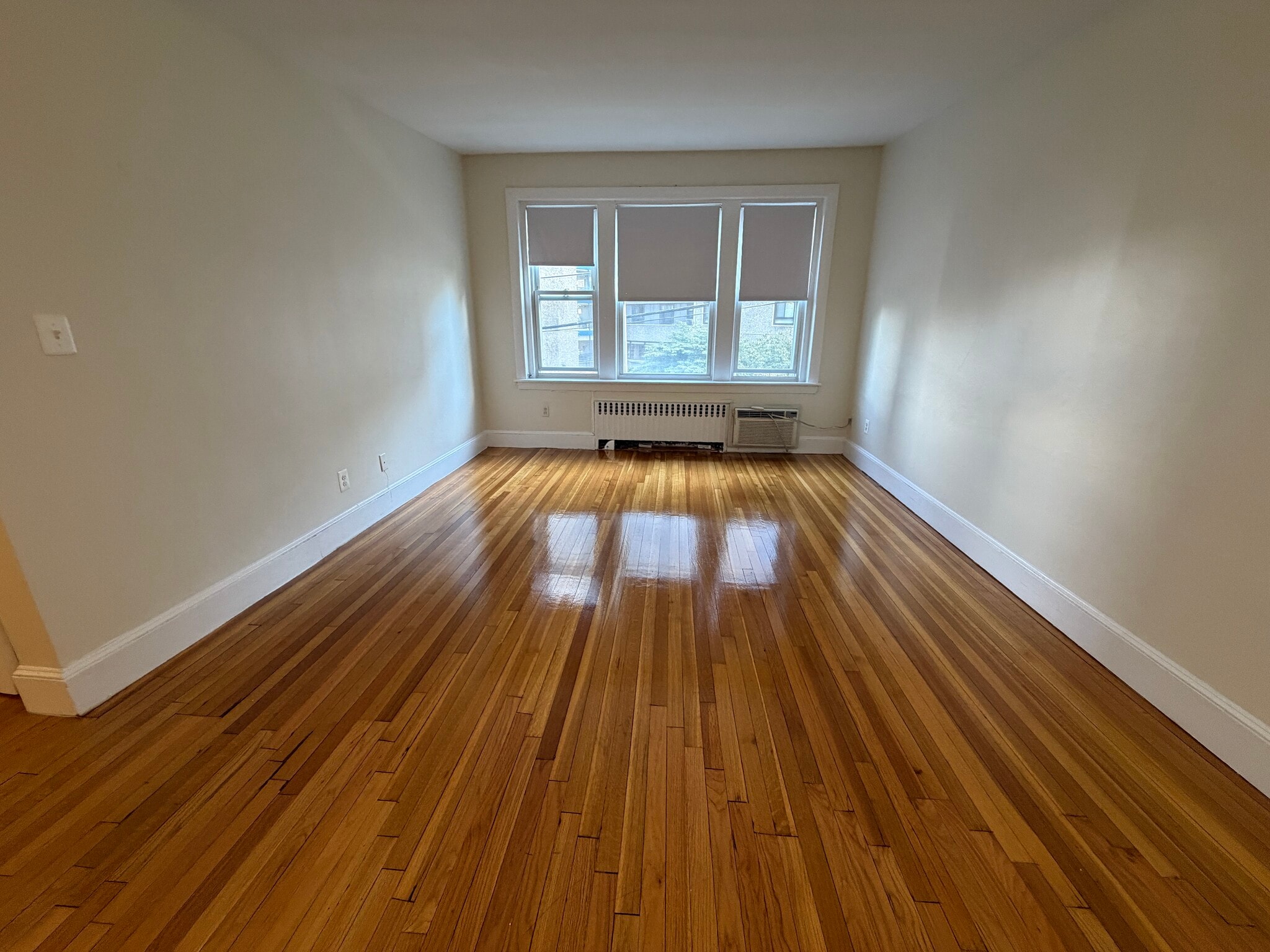 Building Photo - 306 Tappan St