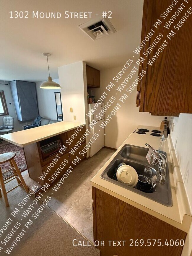 Building Photo - 1302 Mound St