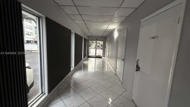 Building Photo - 16740 NE 9th Ave