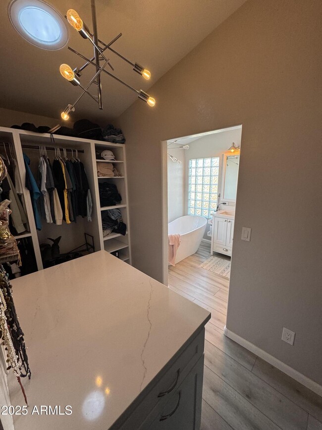 Building Photo - 13781 W Vernon Ave