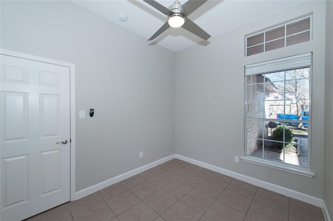 Building Photo - 141 Kype Cove