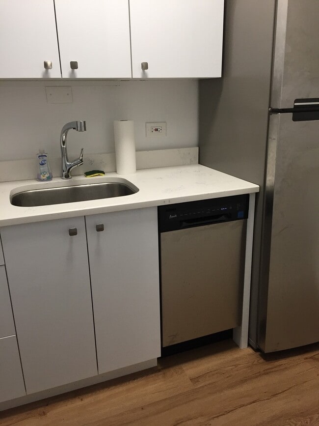 Building Photo - 3600 N Lake Shore Dr