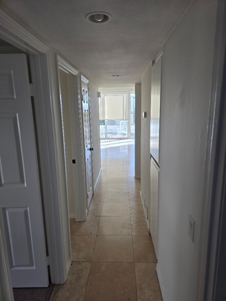 Building Photo - 3446 Twin Lake Ridge