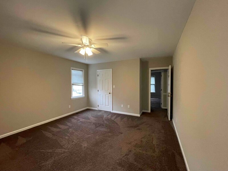 Building Photo - 1235 Shakentown St