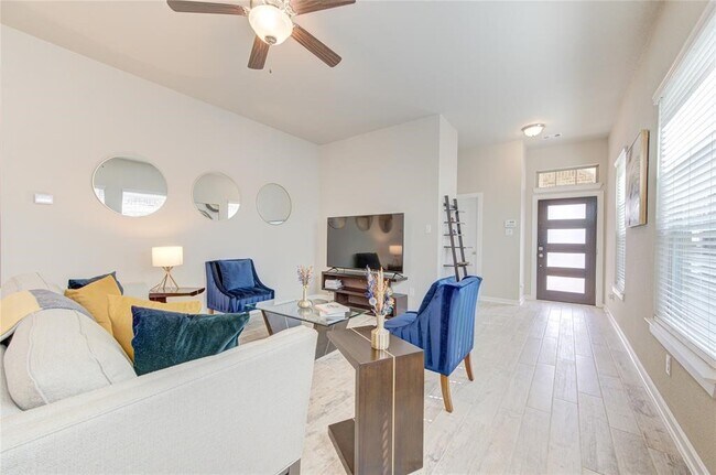 Building Photo - 6019 Bristlegrass Ln