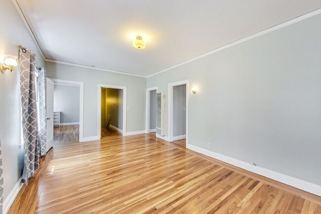 Building Photo - 6048 Monroe Ave