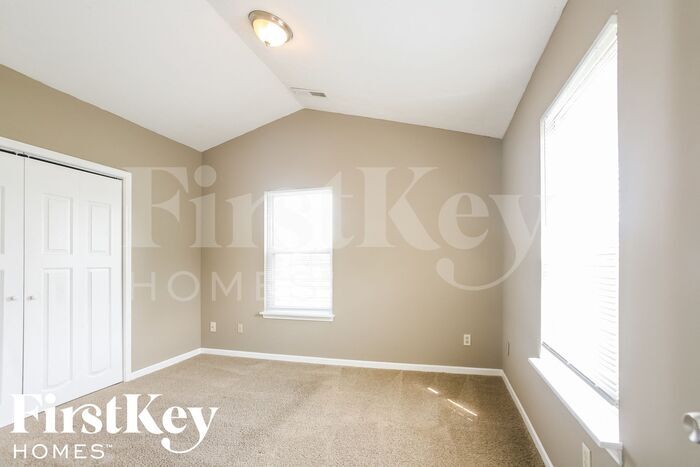 Building Photo - 11044 Leo Dr
