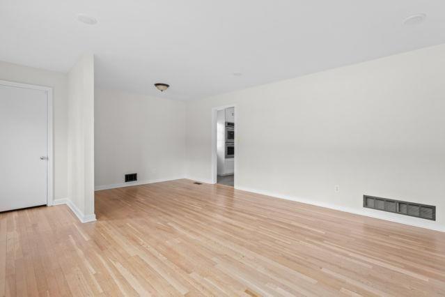 Building Photo - 8 Larose Dr SW