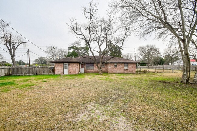 Building Photo - 11602 Dover St