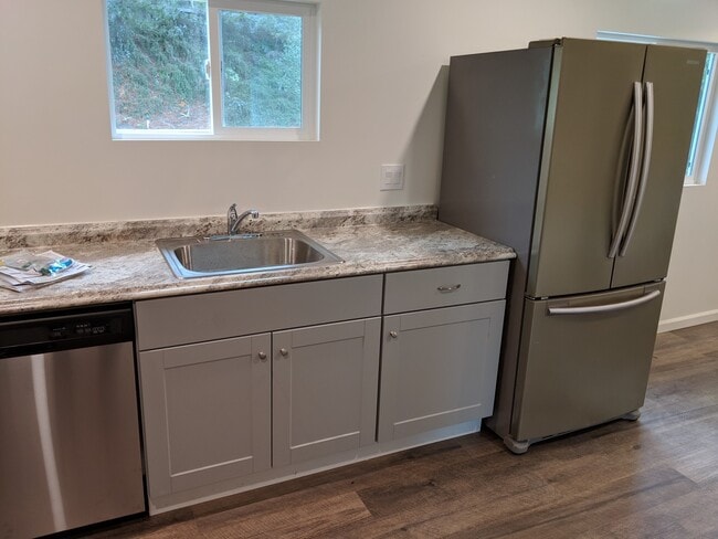 Building Photo - 184 Highland Dr