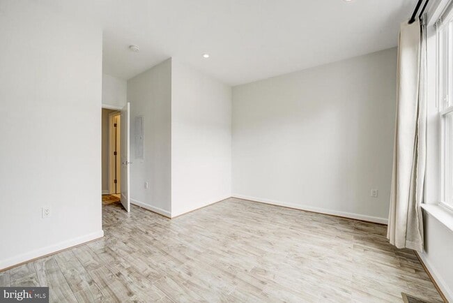 Building Photo - 2501 Sayles Pl SE