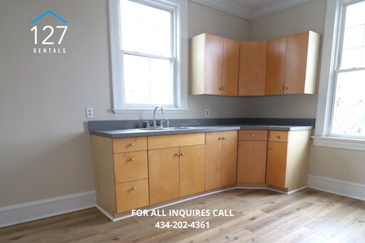 Building Photo - **MOVE-IN SPECIAL** Spacious 3BR Apartment with Central Air, Off-Street Parking & Minutes to Down...