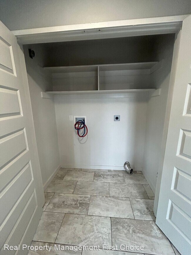 Building Photo - 2 br, 2 bath House - 411 S 18th St. Unit B