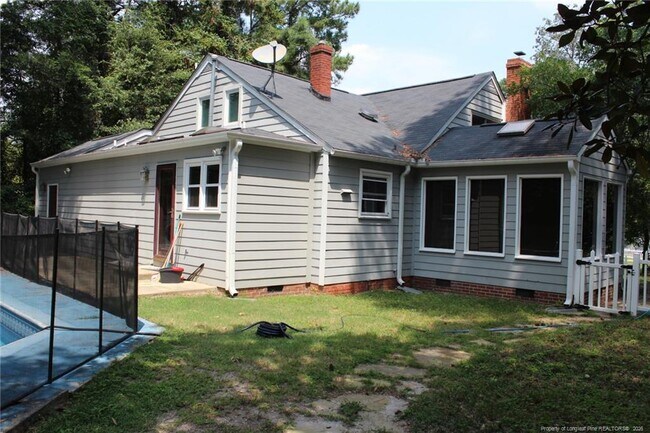 Building Photo - 236 Pinecrest Dr