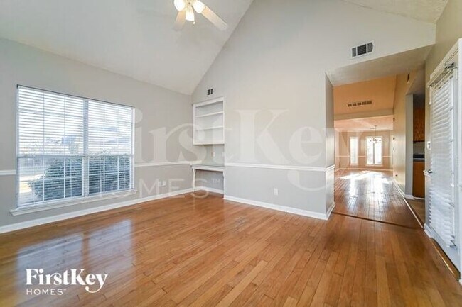 Building Photo - 12289 Riviera Dr