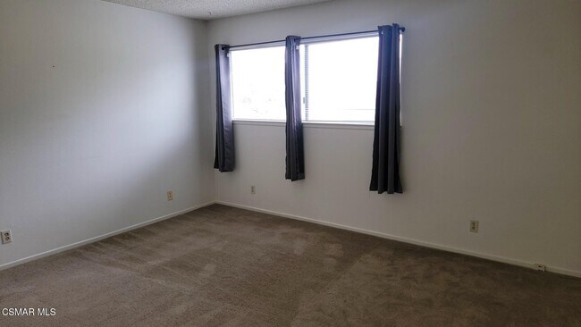 Building Photo - 3050 Wildwood Ave