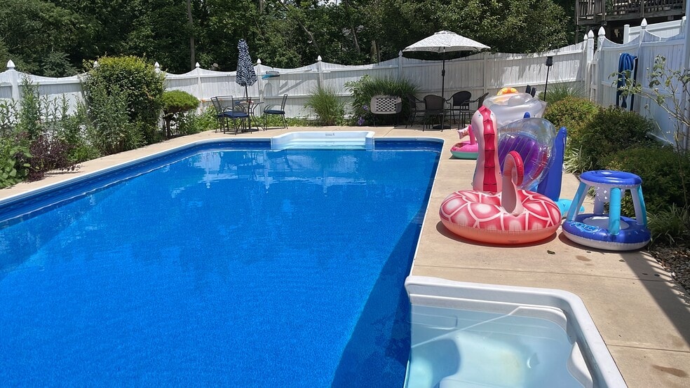 Building Photo - 11504 Rambling Pines Pl