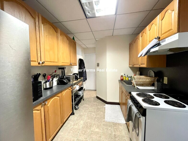 Building Photo - 60 Walden St