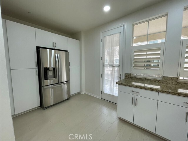 Building Photo - 810 The Promenade