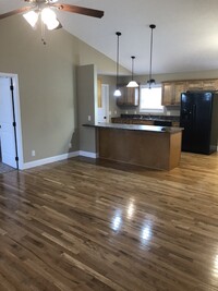 Building Photo - 3-Bedroom Ranch Style Home with 2 Full Bat...