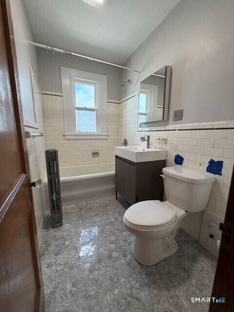 Building Photo - 82 Scofield Ave