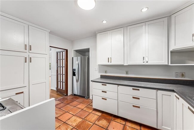 Building Photo - 1469 Clairmont Rd